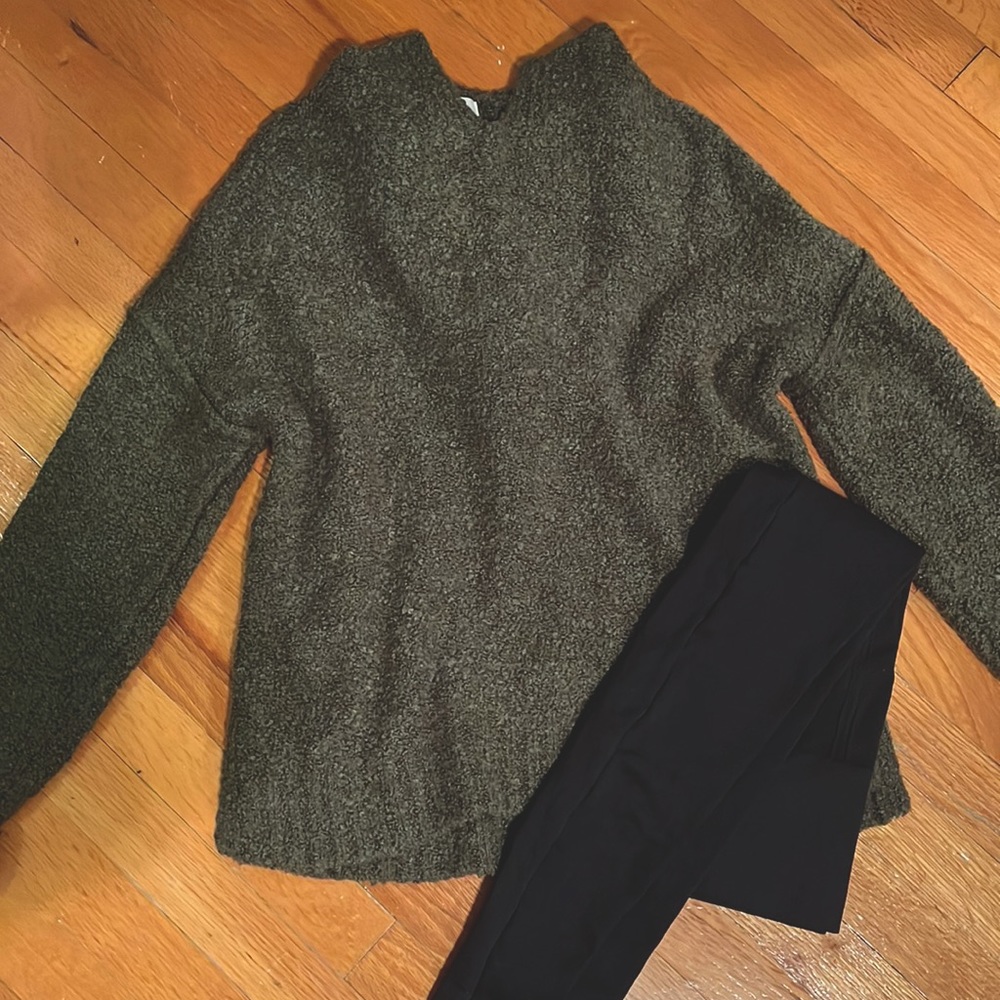 Green sweater good condition